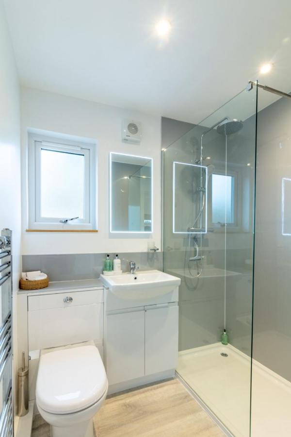 Allt Mor Rentals - Chalet With Hot Tub, And Studio Apartment No Hot Tub Ройбридж Екстериор снимка