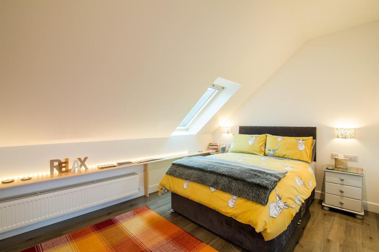 Allt Mor Rentals - Chalet With Hot Tub, And Studio Apartment No Hot Tub Ройбридж Екстериор снимка