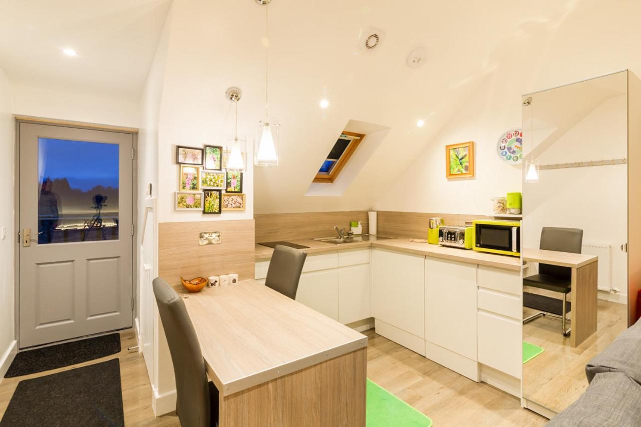 Allt Mor Rentals - Chalet With Hot Tub, And Studio Apartment No Hot Tub Ройбридж Екстериор снимка