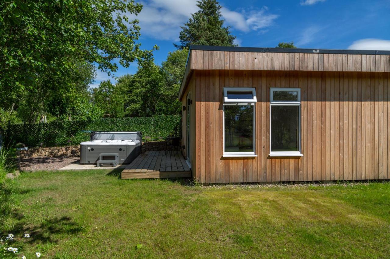 Allt Mor Rentals - Chalet With Hot Tub, And Studio Apartment No Hot Tub Ройбридж Екстериор снимка
