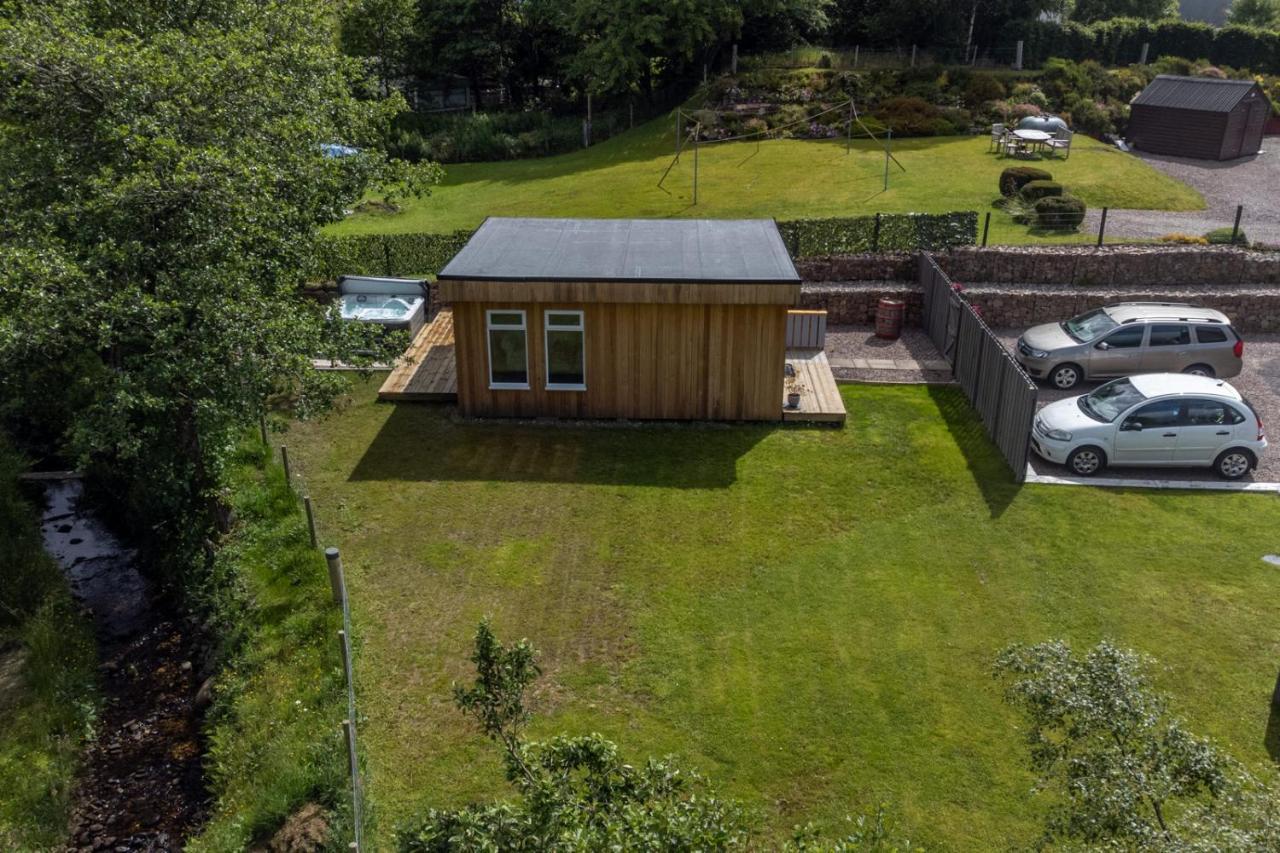 Allt Mor Rentals - Chalet With Hot Tub, And Studio Apartment No Hot Tub Ройбридж Екстериор снимка